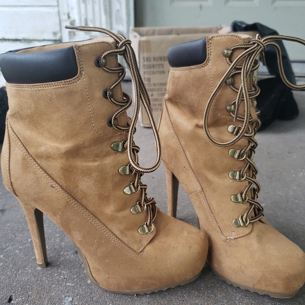 High heels - Picture 2 of 4
